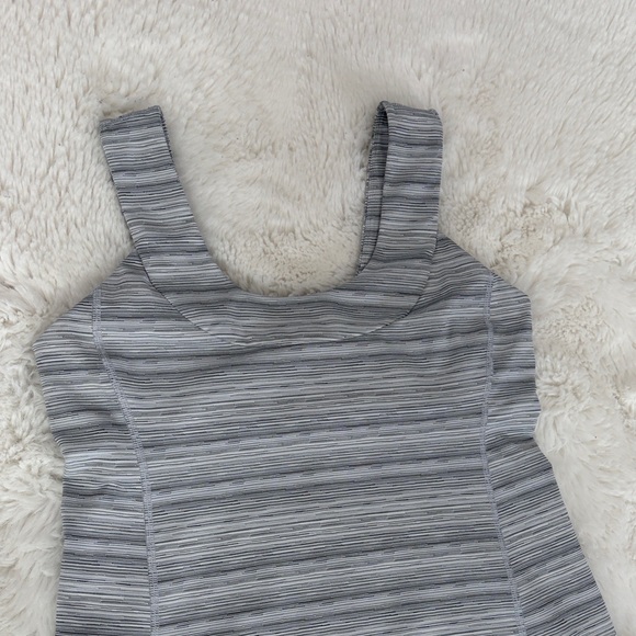 Lululemon,Size 10,Gray Striped Women's Top - Picture 15 of 16
